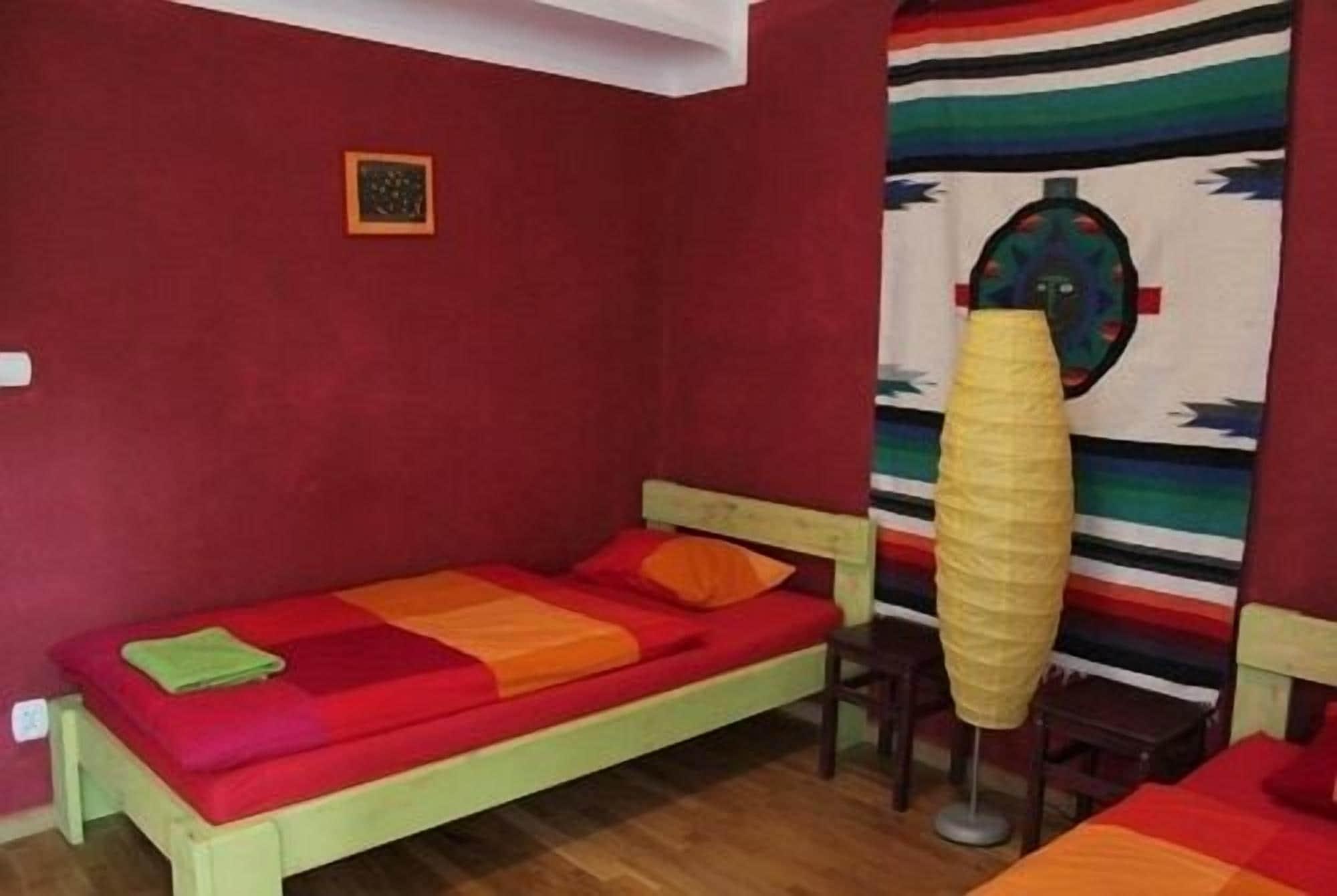 El Hostel Варшава Экстерьер фото